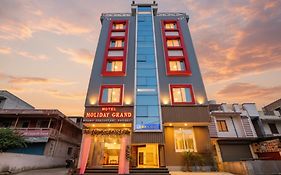 Fabhotel Holiday Grand